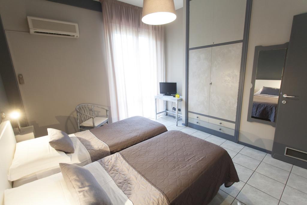 Hotel Roma سالسوماجّوري تيرمي المظهر الخارجي الصورة