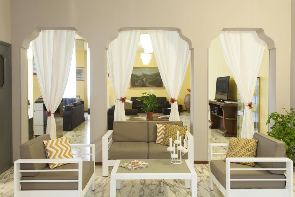 Hotel Roma سالسوماجّوري تيرمي المظهر الخارجي الصورة